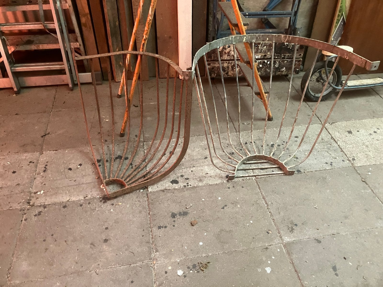 2 stuks paardenhooiruif, Dieren en Toebehoren