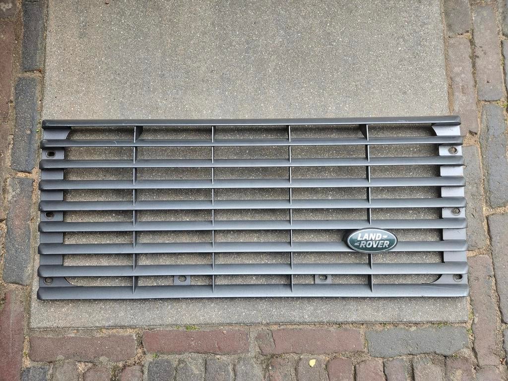 Land Rover Defender grill zilver  grijs, Voor, Ophalen of Verzenden, Bumper, Gebruikt