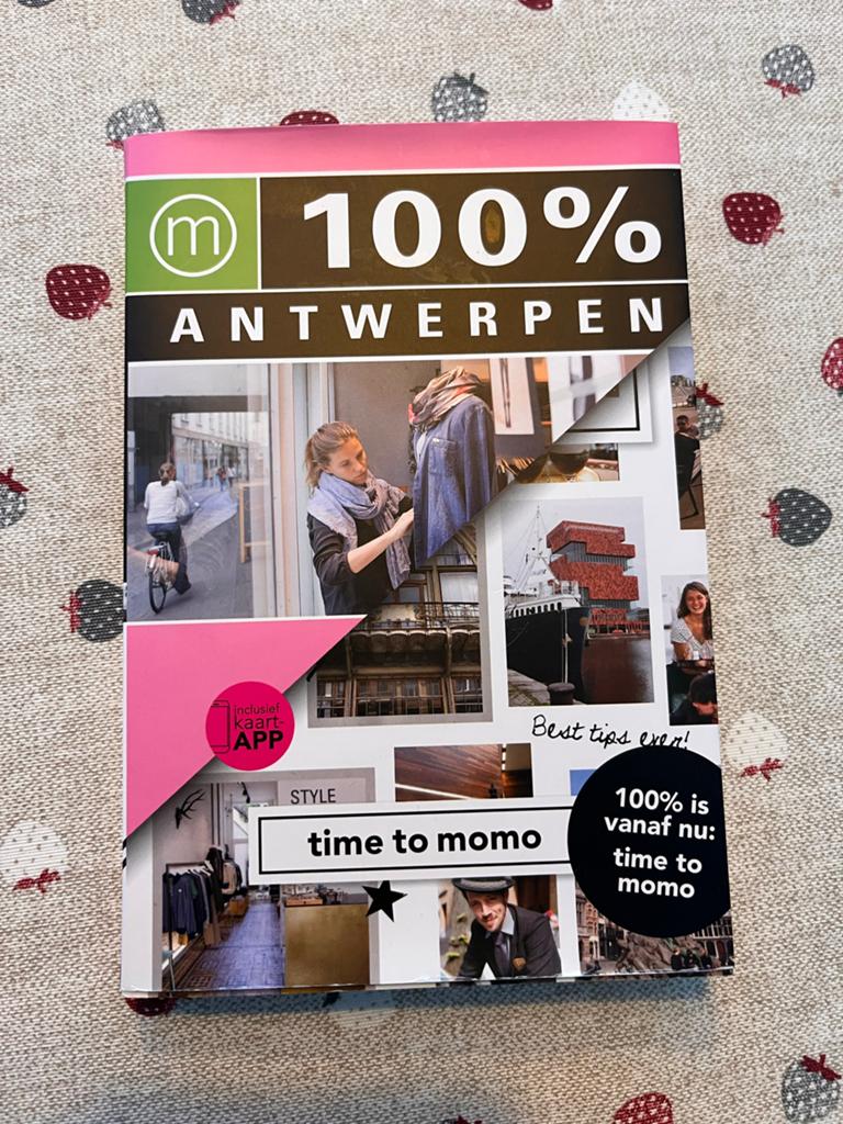 100% Antwerpen - Time to Momo Reisgids, Overige merken, Ophalen of Verzenden, Zo goed als nieuw, Reisgids of -boek