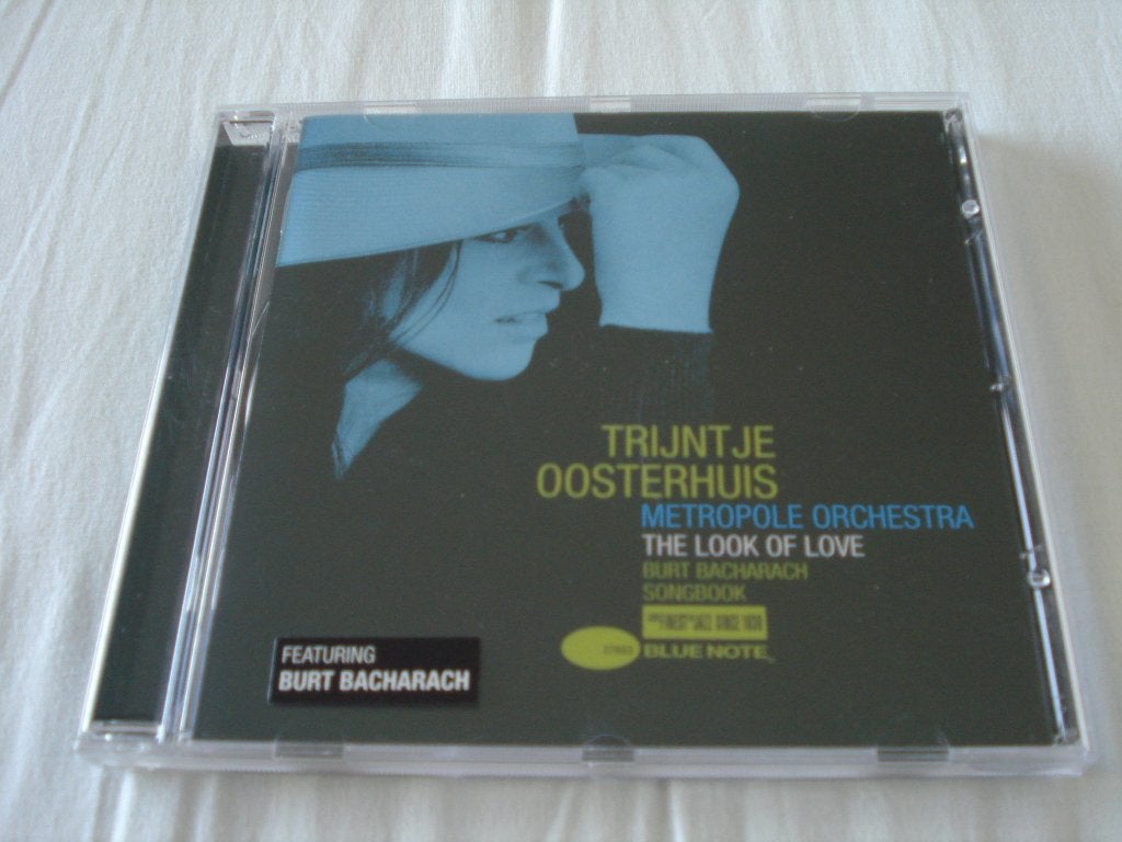 TRIJNTJE OOSTERHUIS METROPOLE ORCHESTRA - THE LOOK OF LOVE, Pop, Ophalen of Verzenden, Zo goed als nieuw, Inclusief boekje