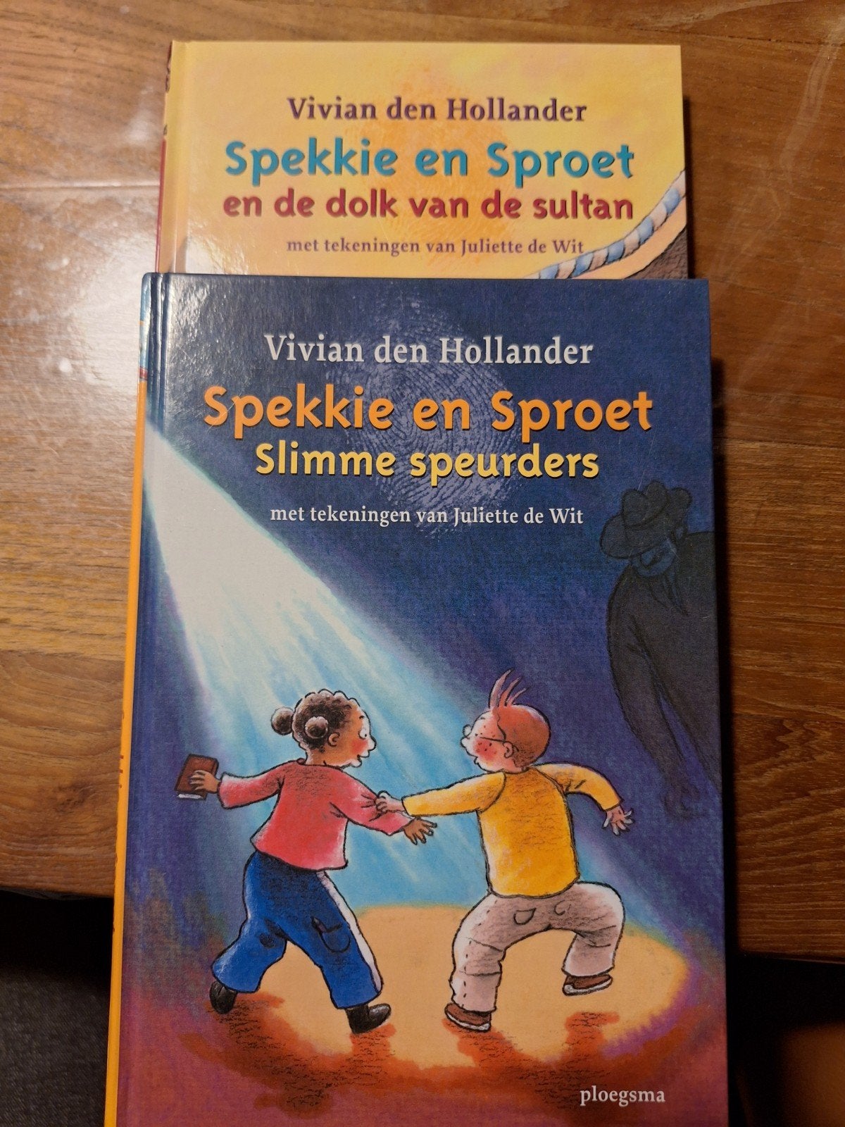 Spekkie en Sproet - Slimme speurders & De dolk van de sultan, Ophalen of Verzenden, Gelezen, Vivian den Hollander, Fictie algemeen