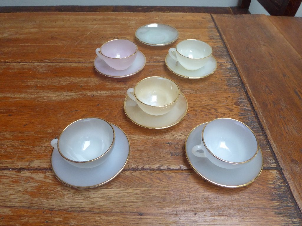 5 vintage opaline kopjes + 6 bordjes, Arcopal Harlequin, Ophalen of Verzenden