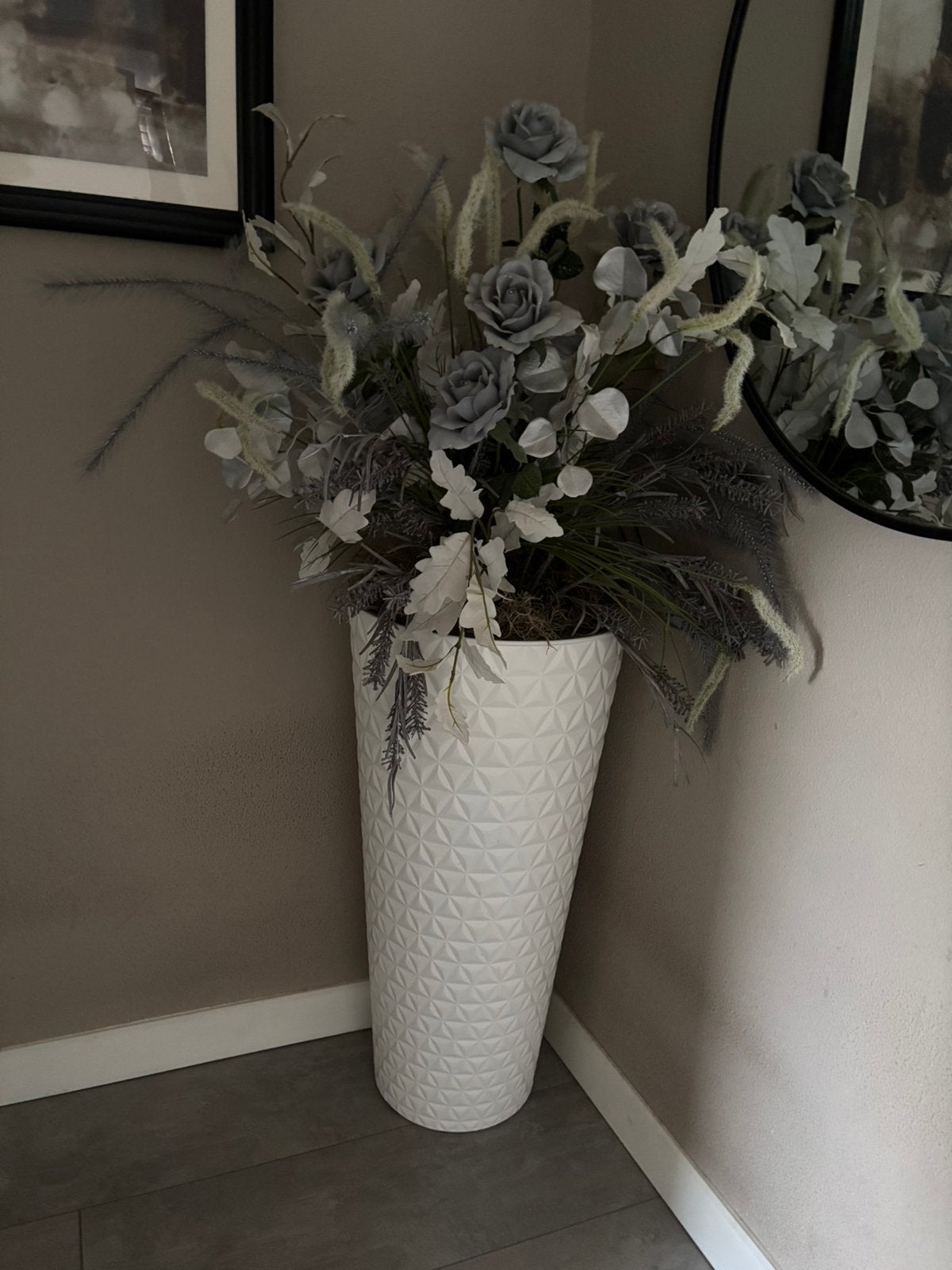 Grote hoge vaas inclusief kunstbloemen, Huis en Inrichting, Ophalen, Zo goed als nieuw, Overige kleuren, Kunststof