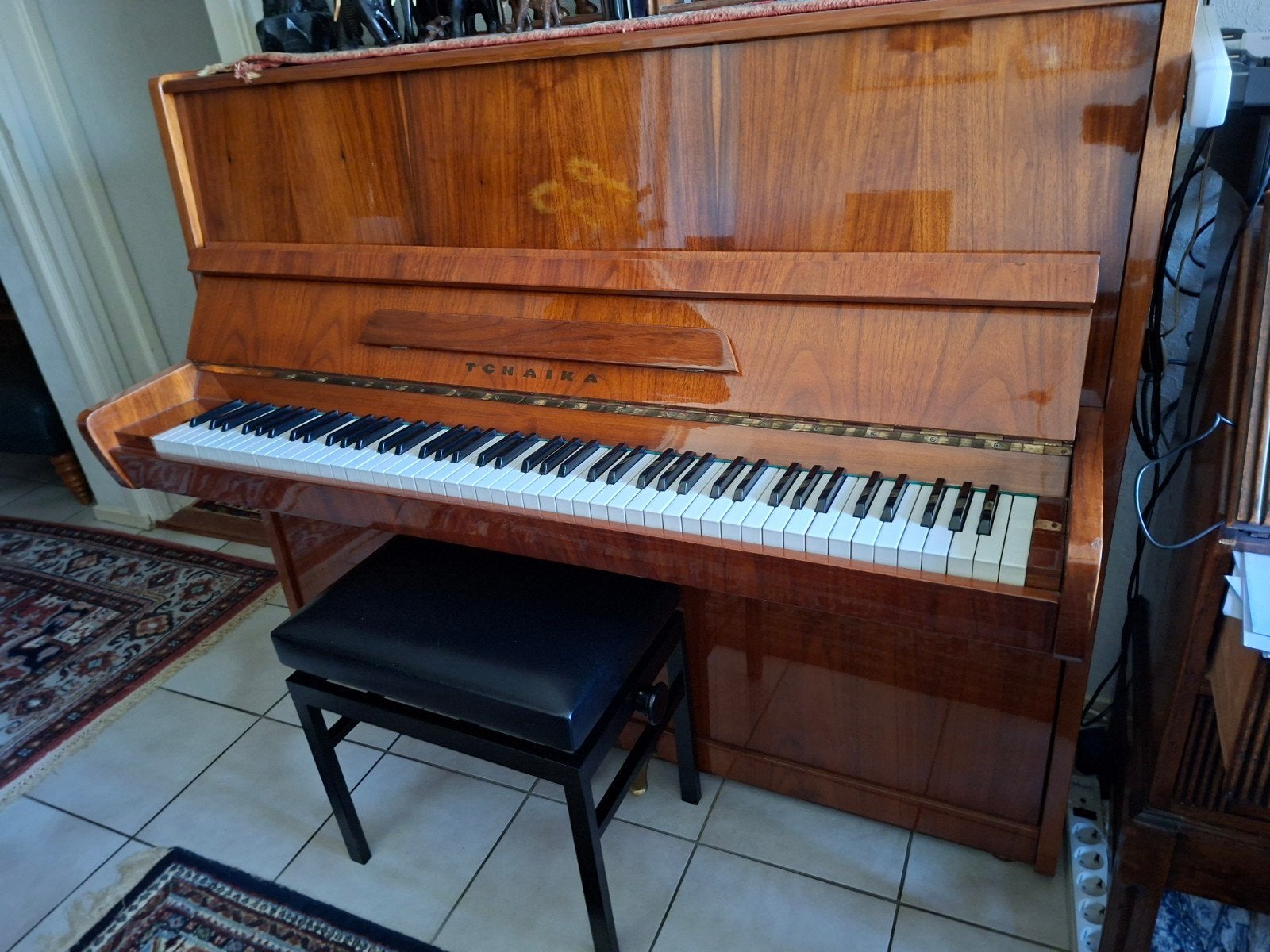 Tchaika klassieke piano hoogglans incl kruk, Muziek en Instrumenten, Ophalen, Gebruikt, Bruin, Piano