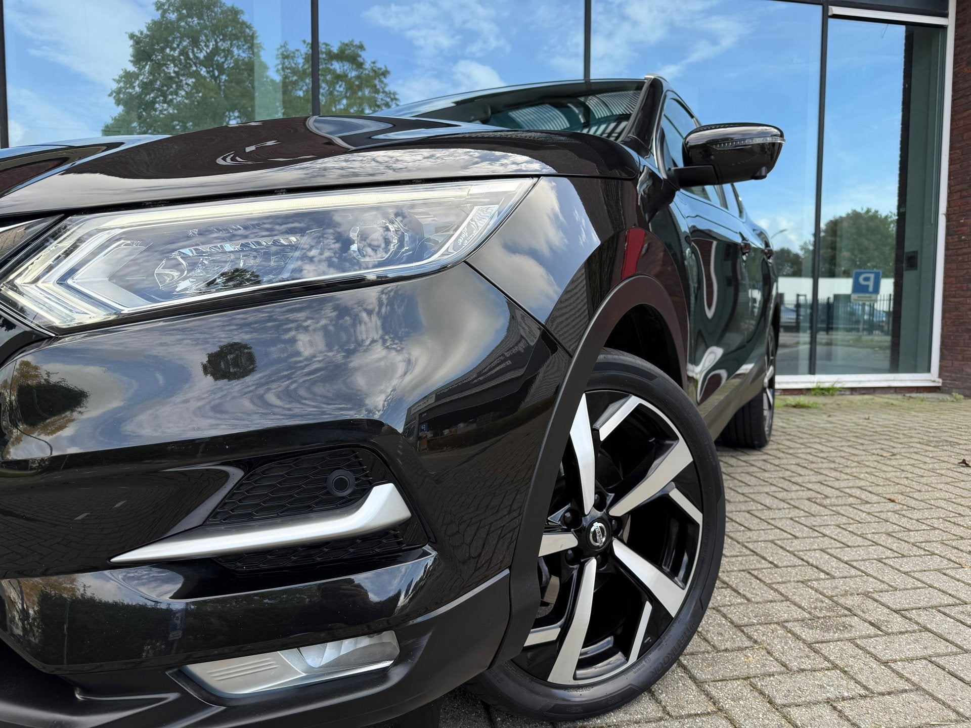 Nissan Qashqai 1.3 DIG-T Premium Edition - Panodak - Leder -, Voorwielaandrijving, Dealer onderhouden, 687 kg, Gebruikt
