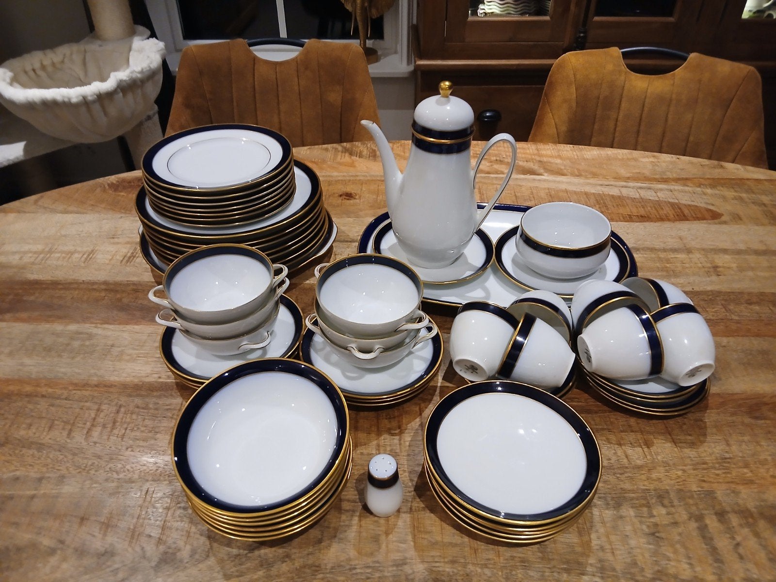 Hutschenreuther servies - Kobaltblauw met gouden rand, Huis en Inrichting, Ophalen of Verzenden