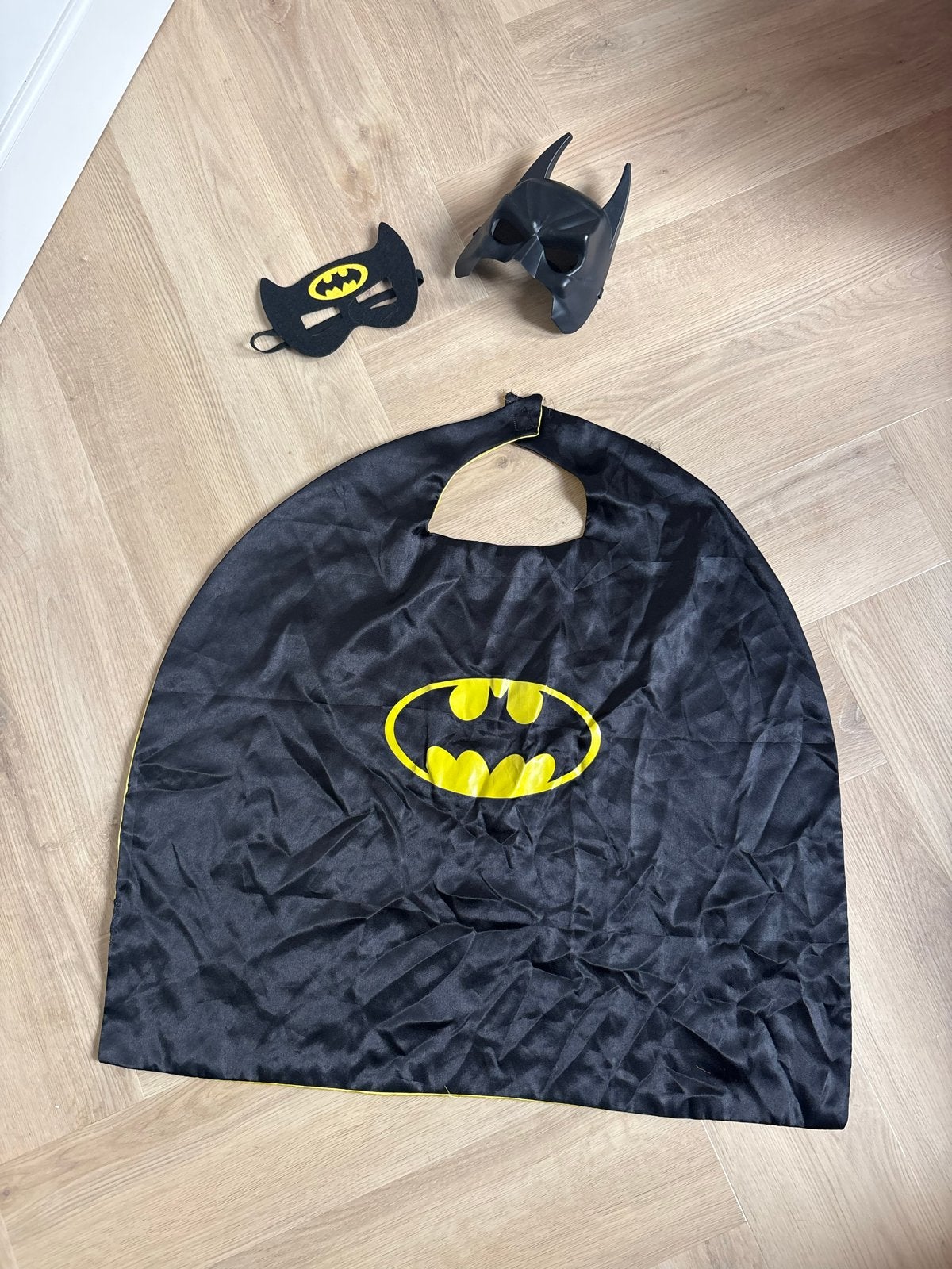 Batman verkleedset: cape en maskers, Ophalen of Verzenden, Gebruikt, Toneelattributen of Onderdelen