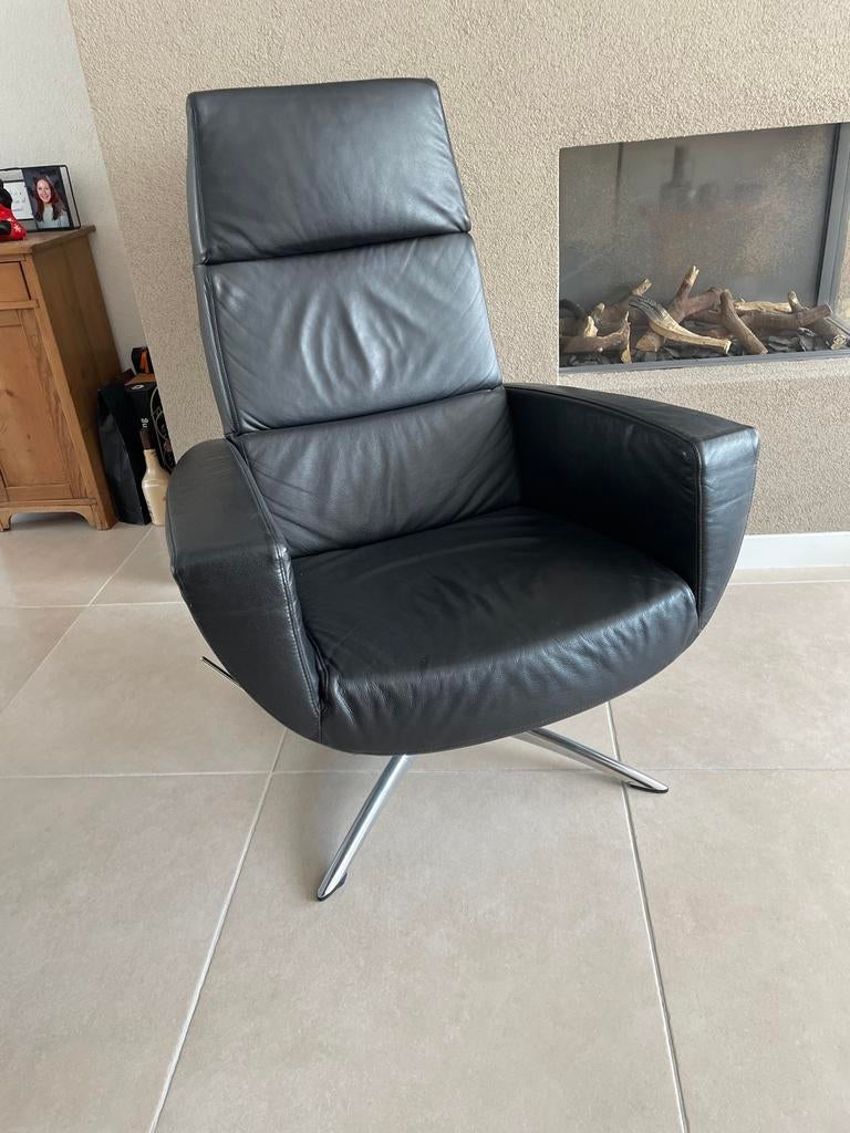 Montel zwart leder fauteuil, Ophalen, 75 tot 100 cm, 50 tot 75 cm