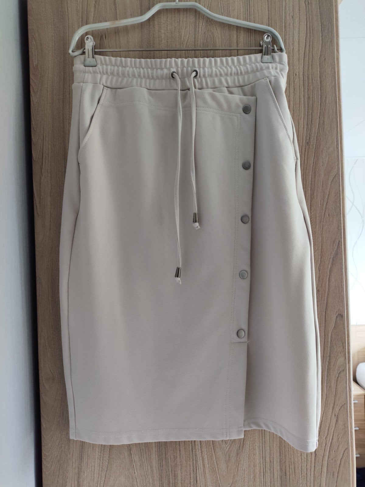 Gmaxx rok maat L - Beige/Zandkleurig met knoopdetails, Kleding | Dames, Beige, Maat 42/44 (L), Ophalen of Verzenden, Zo goed als nieuw