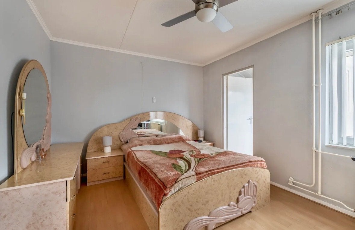 Complete Slaapkamer Set: Bed, Nachtkastjes, Kaptafel, Kledin, Huis en Inrichting, Slaapkamer | Complete slaapkamers, Ophalen, Gebruikt