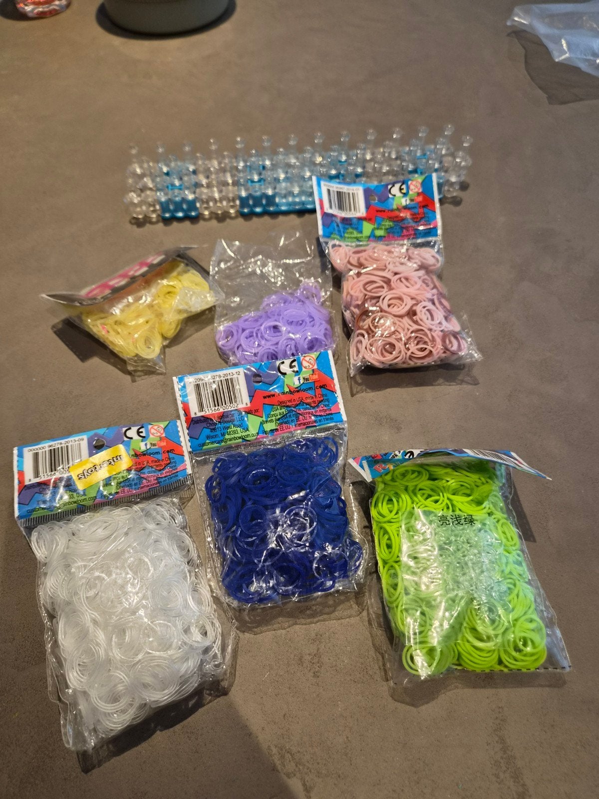 Rainbow Loom set met veel elastiekjes, Meerkleurig, Ophalen of Verzenden, Zo goed als nieuw, Kunststof