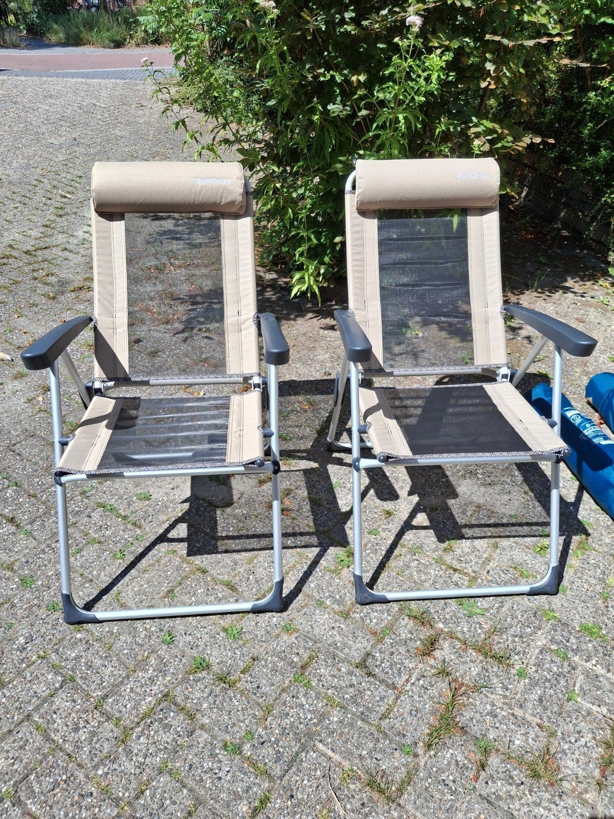 2x Quechua Campingstoel - Zo goed als nieuw, Caravans en Kamperen, Ophalen of Verzenden, Zo goed als nieuw, Campingstoel