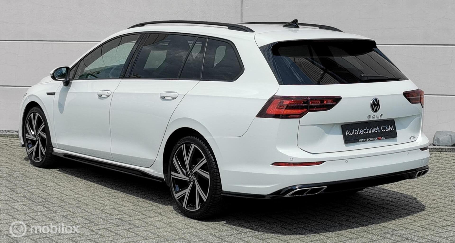 VOLKSWAGEN GOLF VARIANT 1.5 eTSI R-LINE/150PK/DSG/ACC/DCC/IQ, 1498 cc, Zwart, 4 cilinders, 150 pk