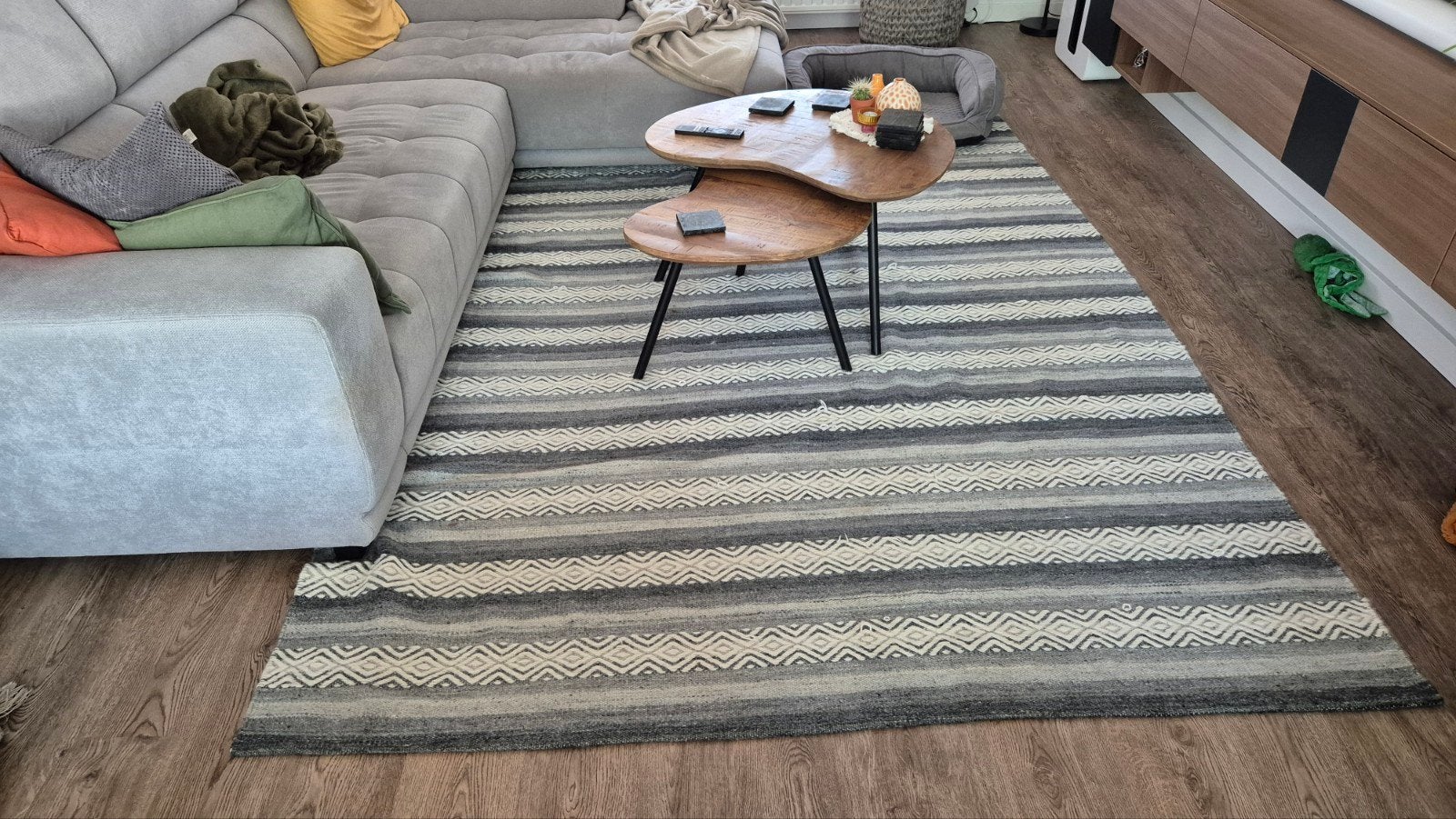 BY-BOO Vloerkleed Gump Grijs - 200x300 cm, Huis en Inrichting, Stoffering | Tapijten en Kleden, Ophalen, Modern, Scandinavisch