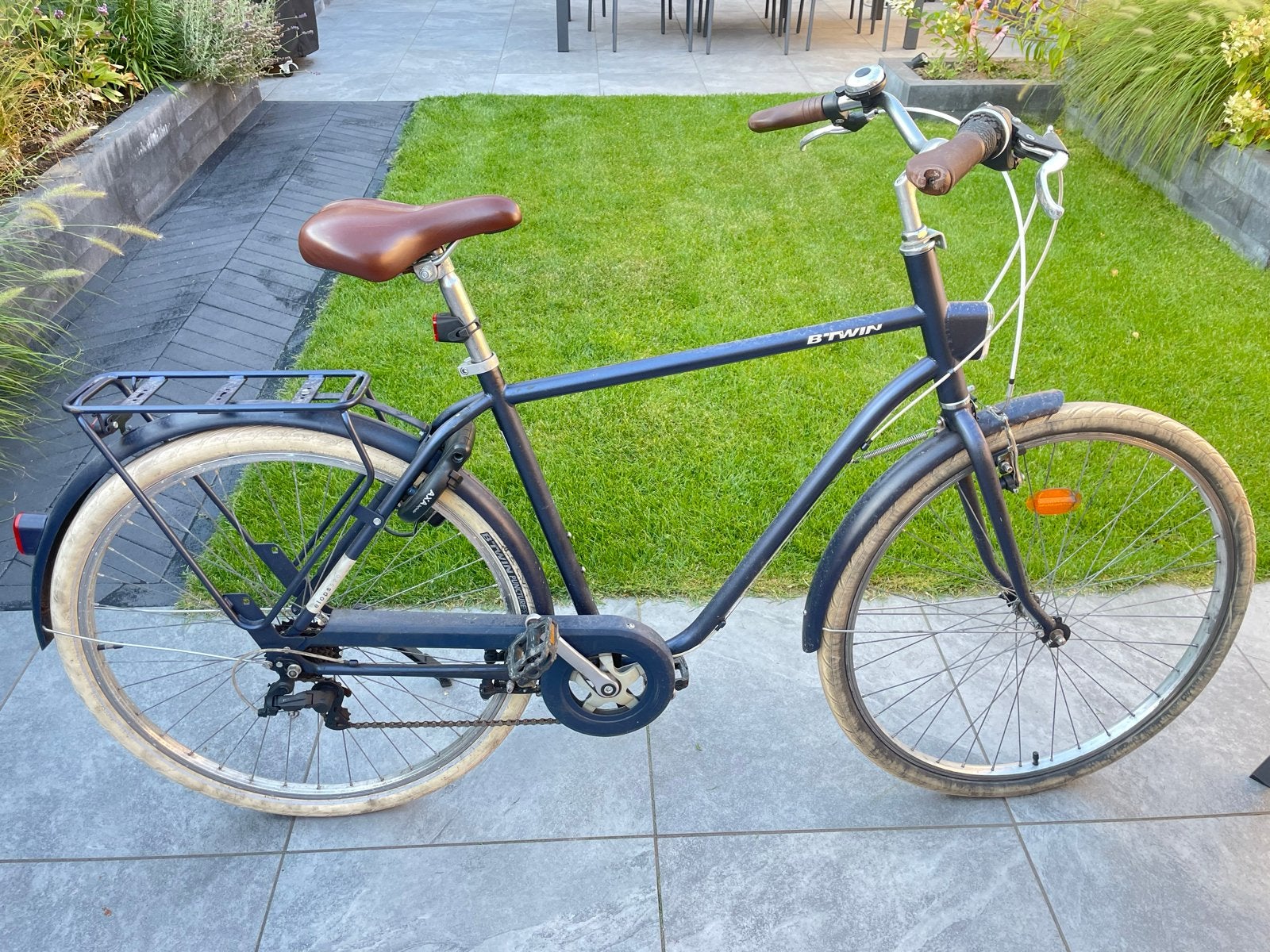 B'Twin stadsfiets met versnellingen - Achterrem loopt aan, Ophalen, Gebruikt, Overige merken, Versnellingen
