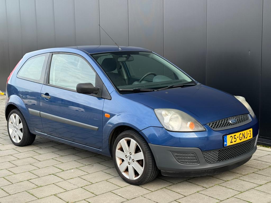 Ford Fiesta 1.3 8V 2008 Airco Apk 2-4-2027, 1299 cc, Stof, 40 €/maand, Zwart