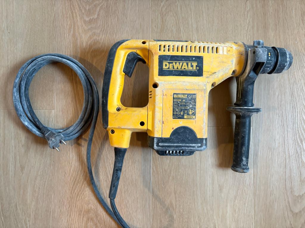 DeWalt D25404 Type 3 Boorhamer 900 Watt, Ophalen, Boor- en/of Breekhamer, Klopboormechanisme, Gebruikt