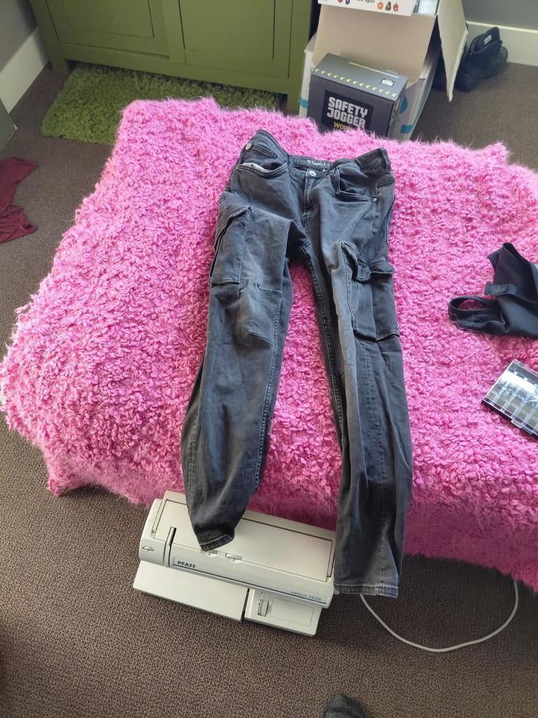 Mooie garcia broek maat 170, Kleding | Heren, Spijkerbroeken en Jeans, Garcia Jeans, Zwart, Overige jeansmaten, Ophalen of Verzenden