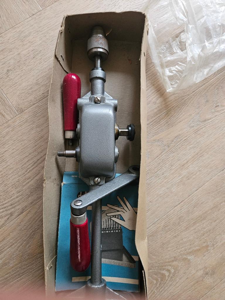 Antieke hand boor bieden vanaf €30., Ophalen of Verzenden, Parfumfles