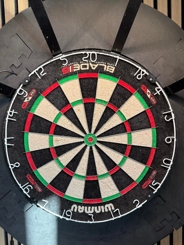 Winmau Blade 6 Dual Core Dartbord, Sport en Fitness, Darts, Ophalen of Verzenden, Gebruikt, Dartbord