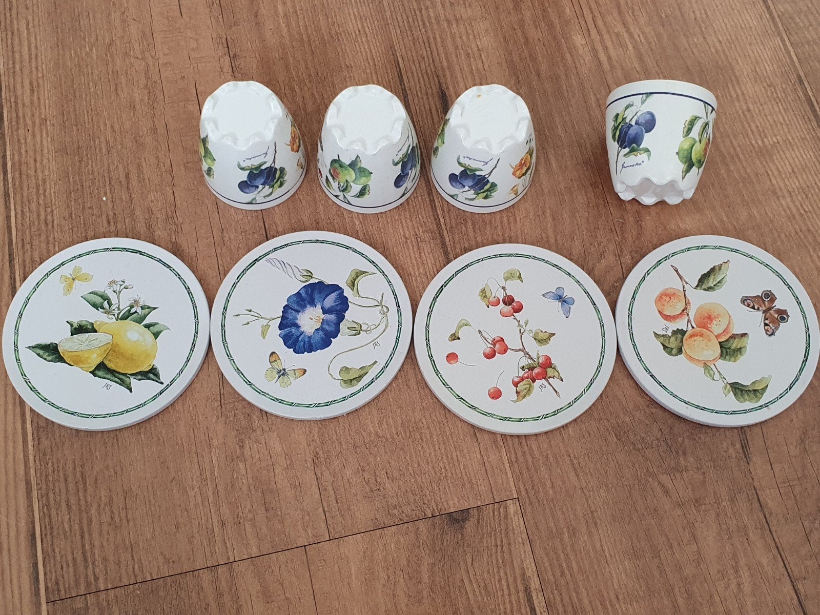 Jbs, fruit & Flowers eierdopjes en onderzetters., Ophalen of Verzenden