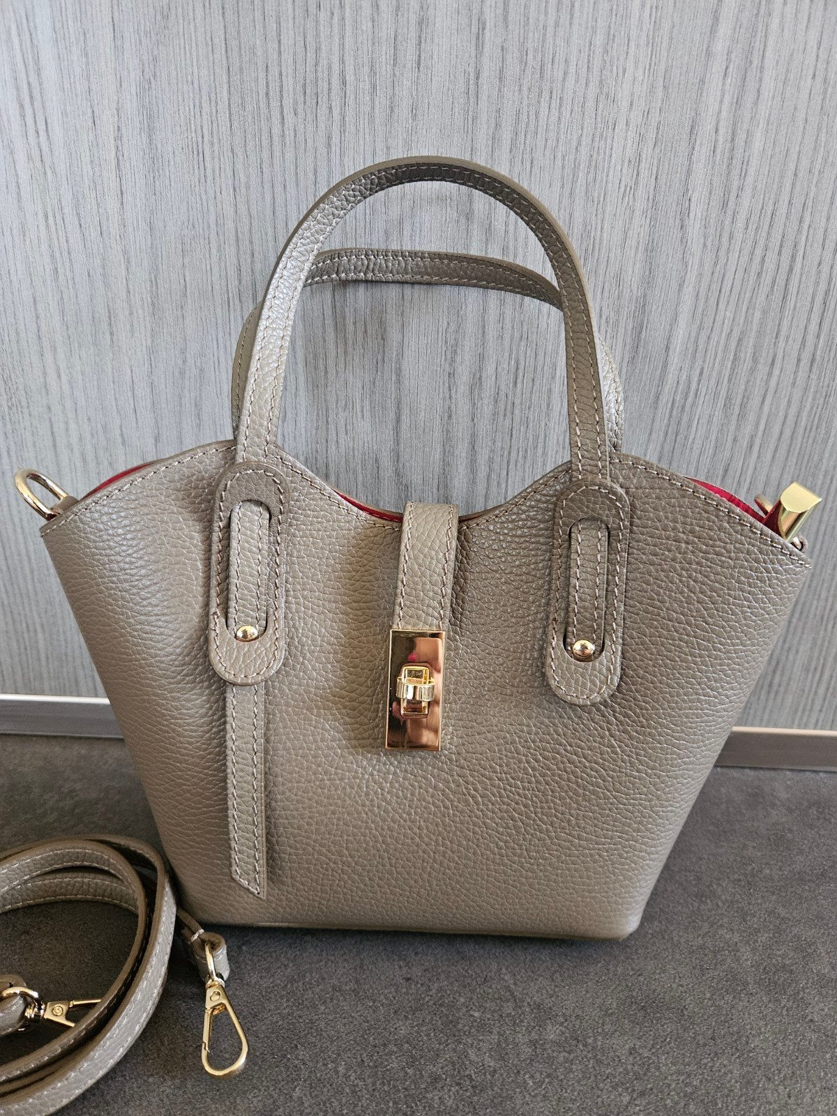 Stijlvolle leren handtas, Ophalen of Verzenden, Nieuw, Beige, Handtas