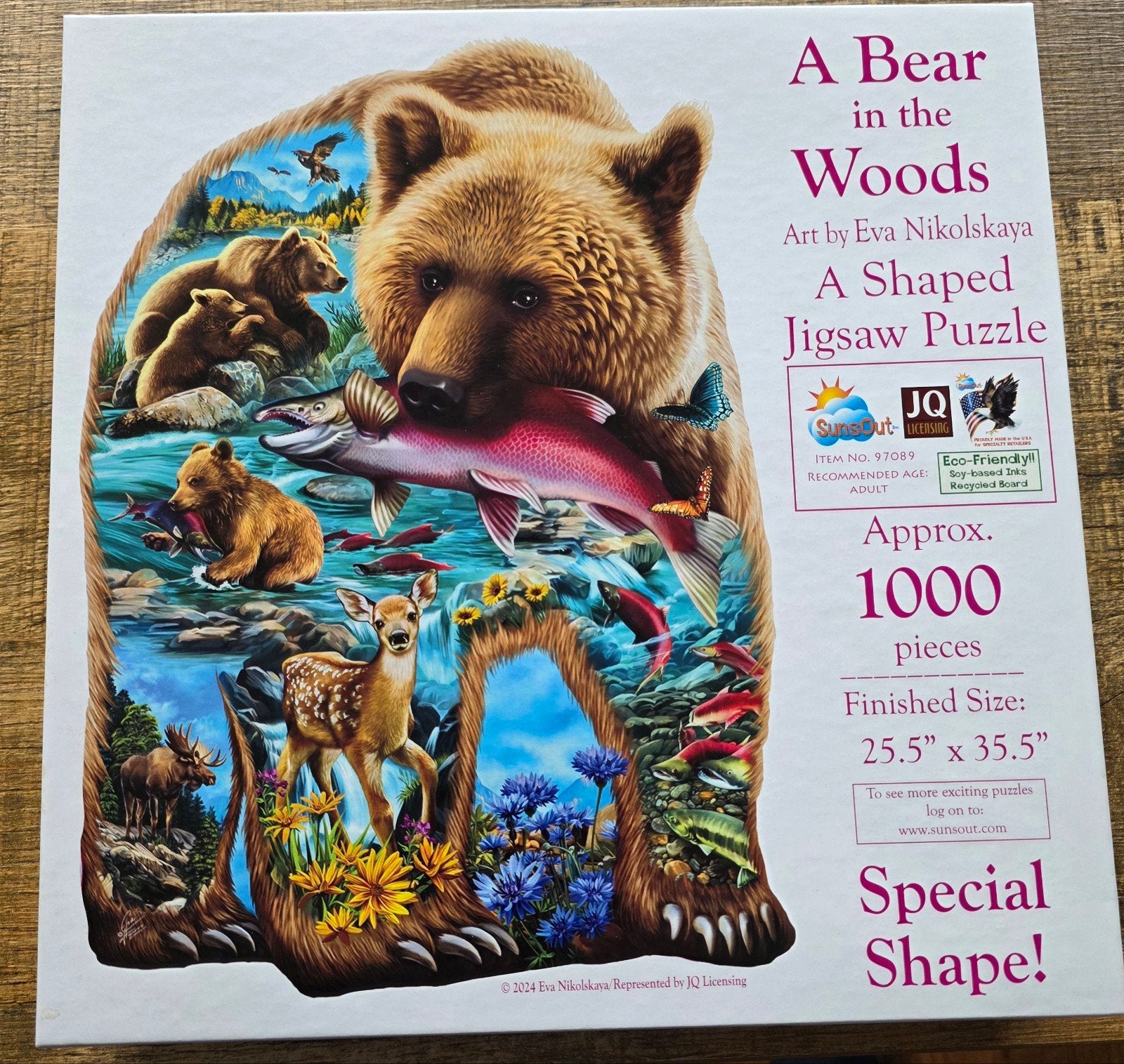 SunsOut A bear in the woods, Hobby en Vrije tijd, Ophalen of Verzenden, 500 t/m 1500 stukjes, Zo goed als nieuw