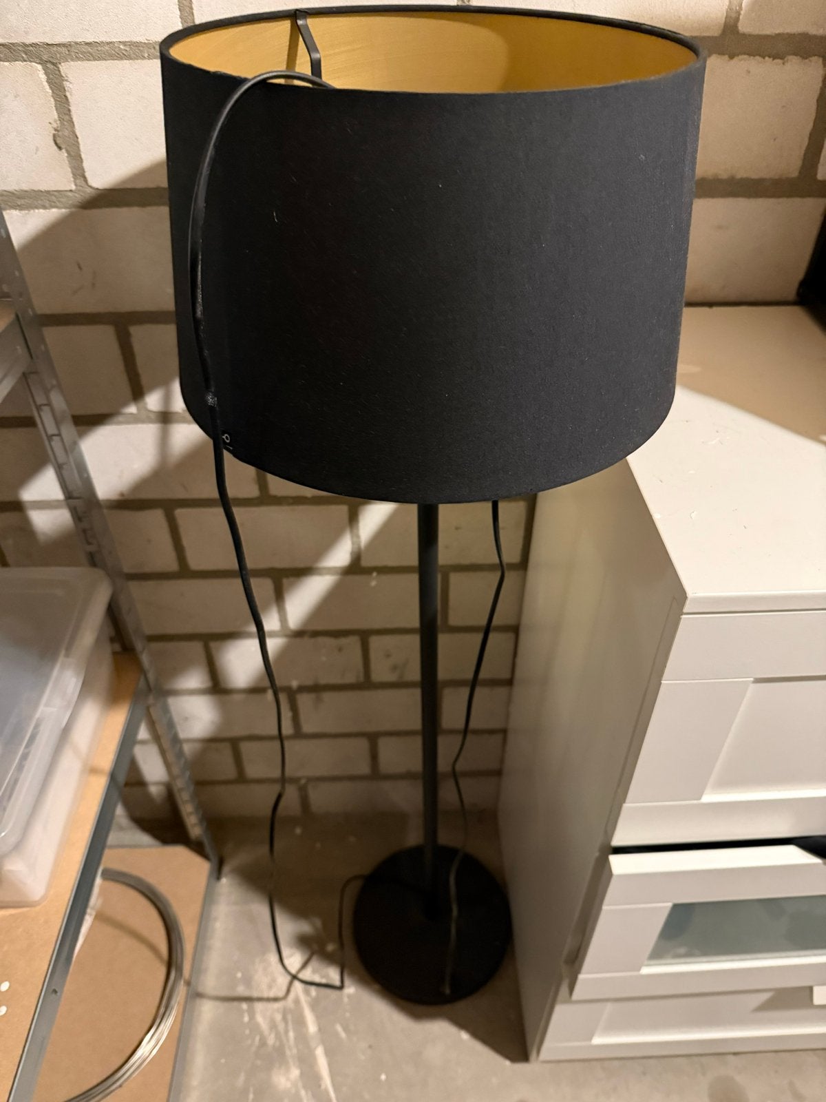 Uitschuifbare vloerlamp met zwarte kap, Huis en Inrichting, Lampen | Vloerlampen, Ophalen, Gebruikt, 100 tot 150 cm, E27 (groot)
