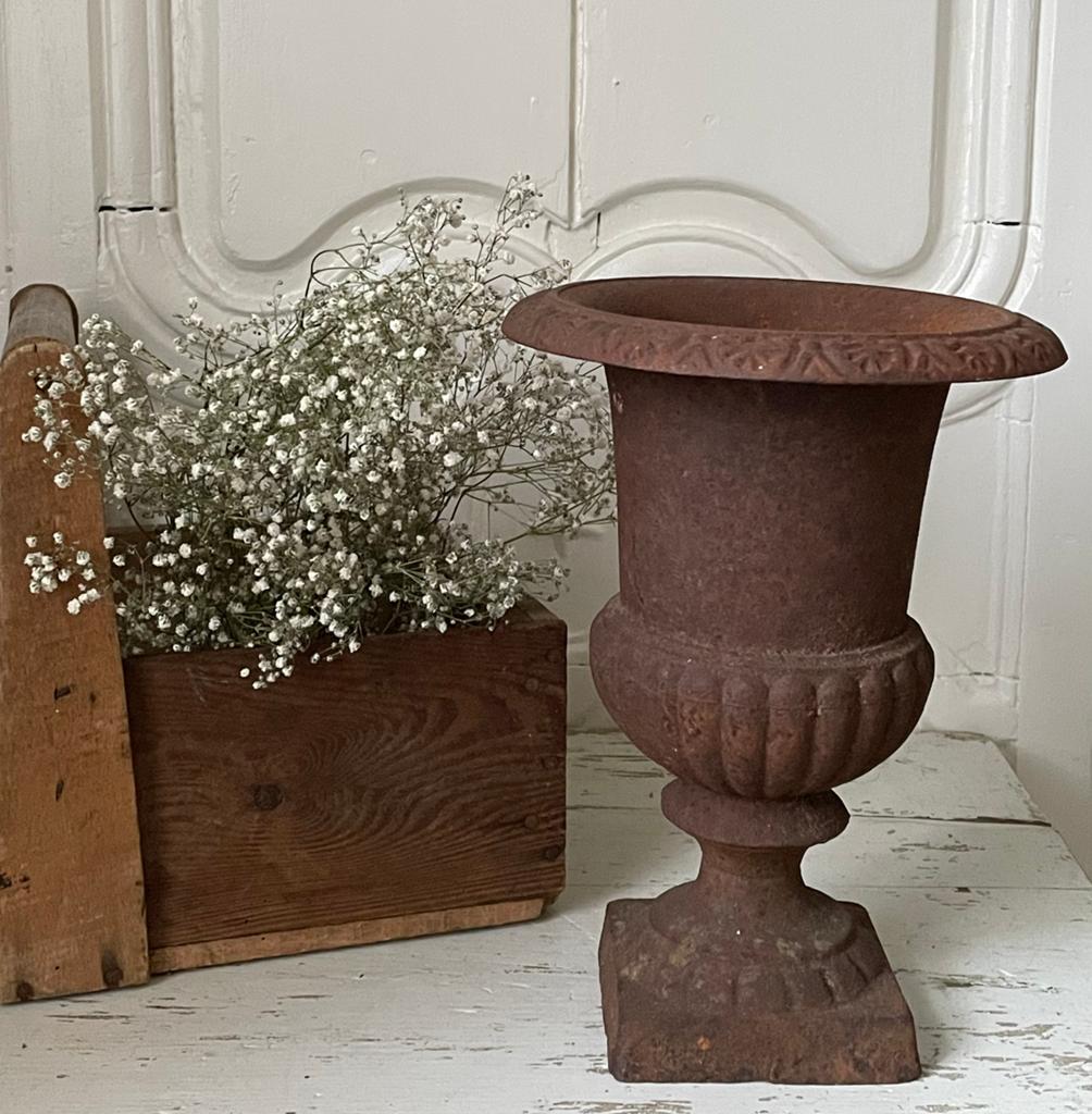 Brocante oude gietijzeren tuinvaas, Antiek en Kunst, Curiosa en Brocante, Ophalen of Verzenden