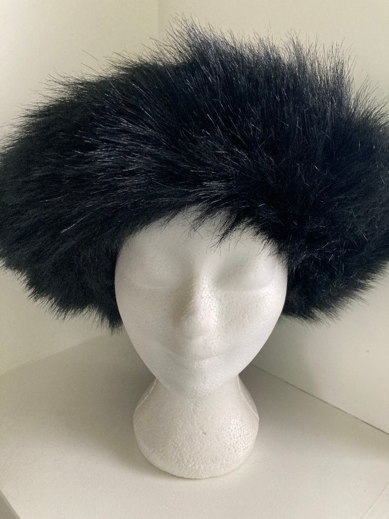 Muts met imitatie/nep bontrand - Latkovic Amsterdam, 55 cm (S, 6⅞ inch) of minder, Hoed, Ophalen of Verzenden, Latkovic Amsterdam