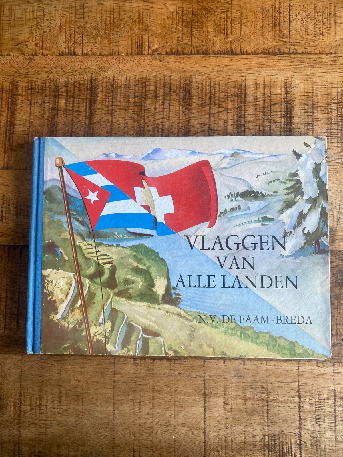vintage plaatjesalbum Vlaggen van alle landen 1952, Ophalen of Verzenden, Gelezen