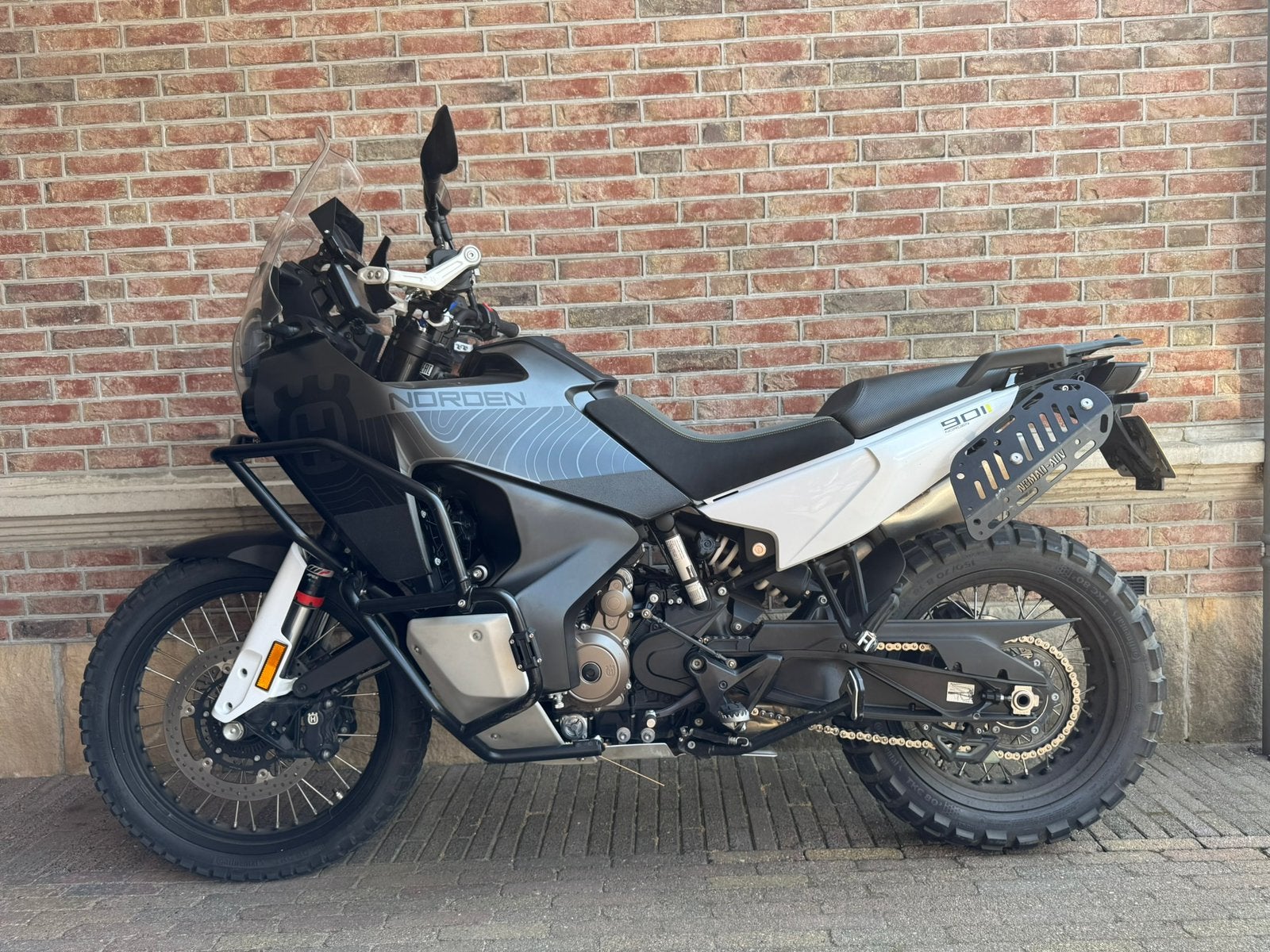 Zeer complete Husqvarna Norden 901 2023. Vol op opties, Handvatverwarming, 2 cilinders, Motorrijbewijs A, Gebruikt