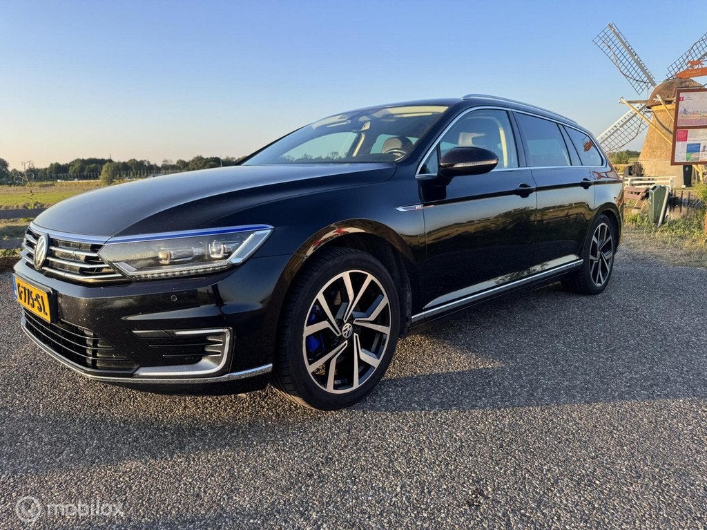 Volkswagen Passat Variant 1.4 TSI GTE, Auto's, Volkswagen, Euro 6, 4 cilinders, Zwart, Hybride Elektrisch/Benzine