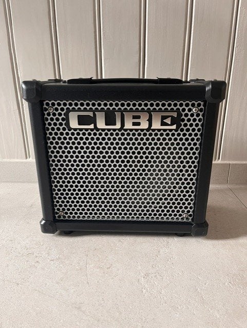 Cube versterker, Muziek en Instrumenten, Ophalen, Zo goed als nieuw, Gitaar, Minder dan 50 watt