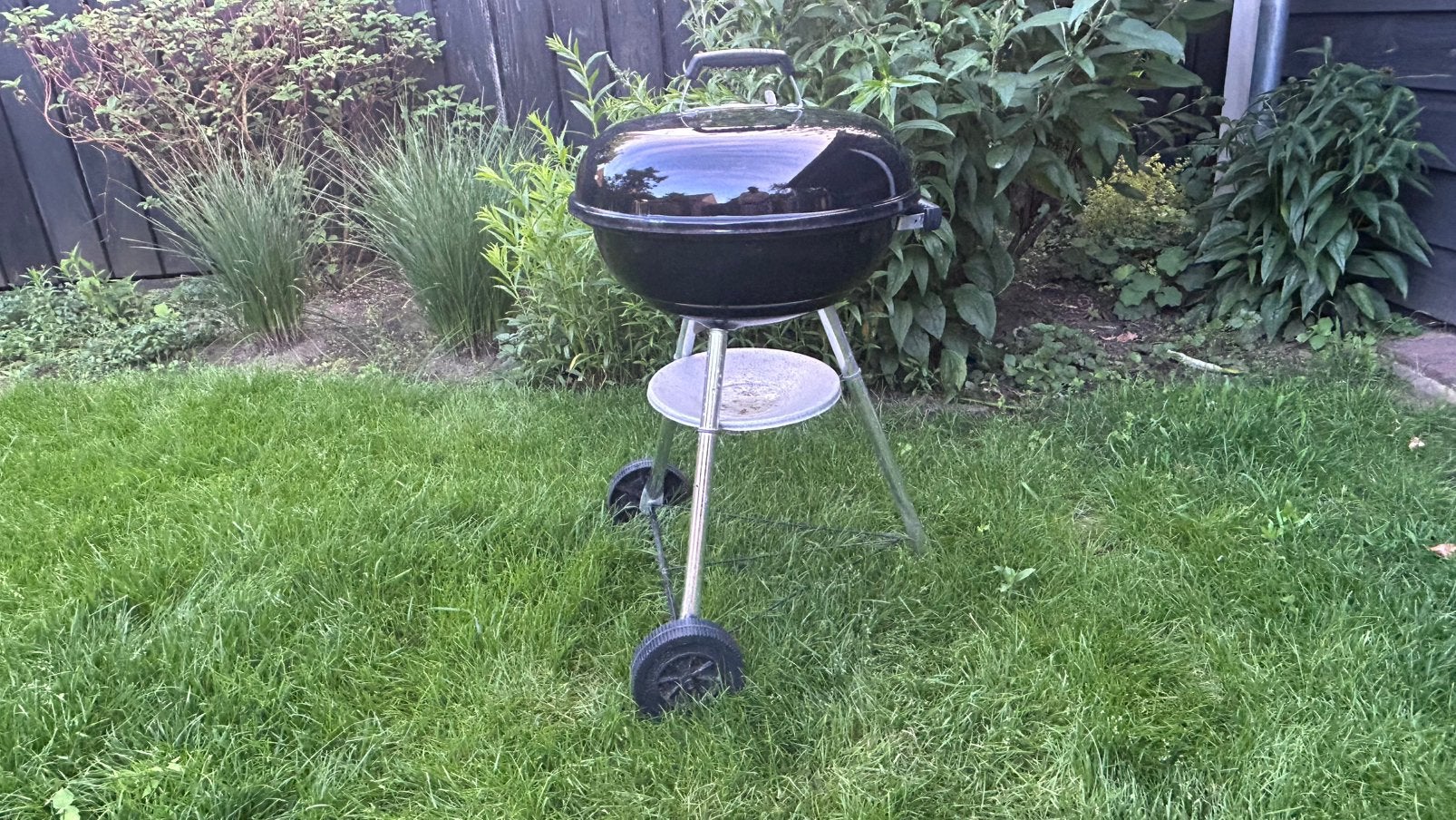 Weber Compact Kettle houtskool barbeque 47cm, Ophalen of Verzenden, Gebruikt
