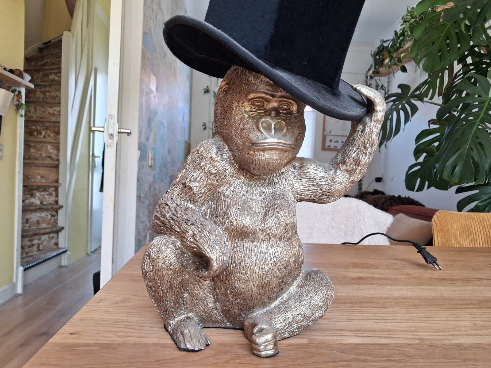 Unieke Gorilla Lamp met Hoge Hoed - Sfeervolle Verlichting, Ophalen, Overige materialen, Zo goed als nieuw, Modern, Speels, Uniek