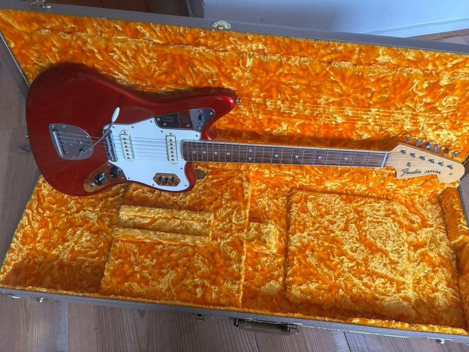 Fender jaguar usa met Staytrem en mastery trem, Muziek en Instrumenten, Snaarinstrumenten | Gitaren | Elektrisch, Ophalen of Verzenden