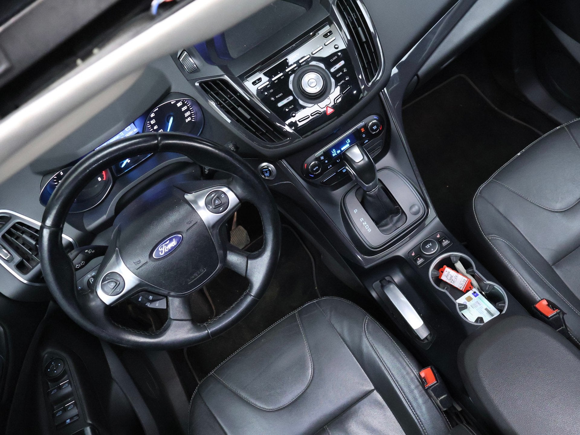 Ford Kuga 1.6 Titanium Plus 4WD Sport (PANORAMADAK,NAVI,CAME, Auto's, Gebruikt, 4 cilinders, Leder en Stof, Bedrijf