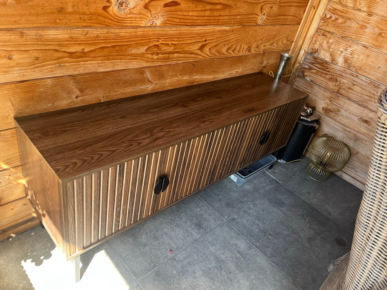 TV-meubel / Dressoir met houtlook en latten design, Ophalen, Gebruikt, 100 tot 150 cm, Minder dan 100 cm