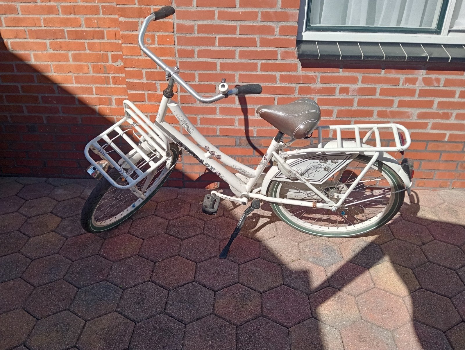 Fiets met rek, 24 inch, met slot en verlichting, Ophalen of Verzenden, Gebruikt, 24 inch