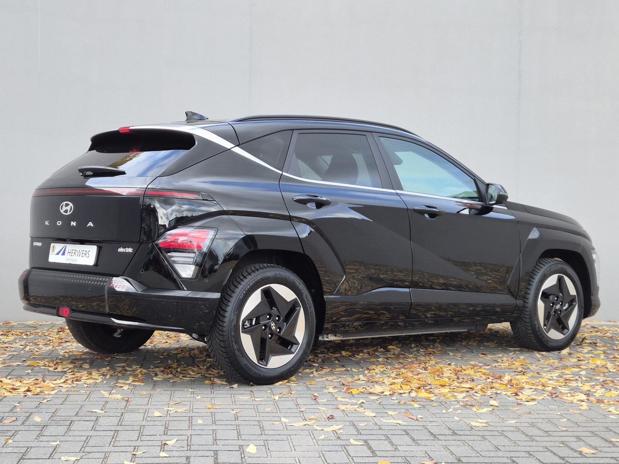 Hyundai Kona Electric Comfort Smart 65.4 kWh / SOH 99% / Fab, Gebruikt, 750 kg, Zwart, 218 pk