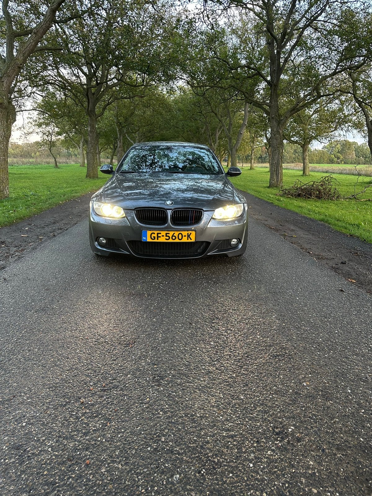 BMW 3-Serie 2.5 I 325 Coupe AUT 2006 Grijs, Automaat, 745 kg, Achterwielaandrijving, Zwart