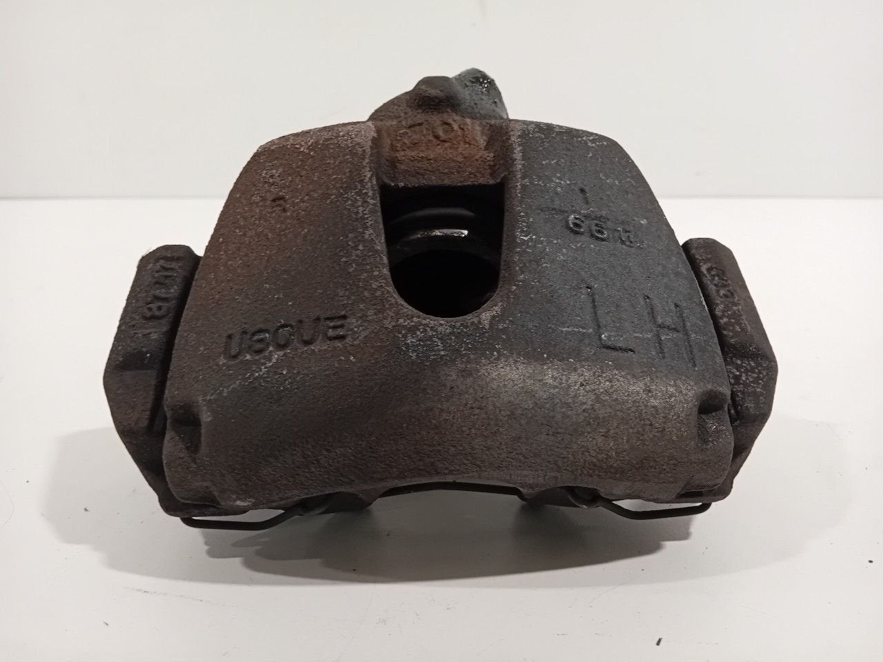Remklauw links voor Ford EcoSport, Onderdelen@venauto.nl, Van der Ven Autorecycling B.V., Gebruikt, Ettenseweg 76, 4706 PB Roosendaal, The Netherlands