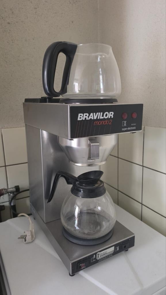 Bravilor Mondo 2 professioneel koffiezetapparaat, Witgoed en Apparatuur, Gebruikt, 10 kopjes of meer, Koffiemachine, Gemalen koffie