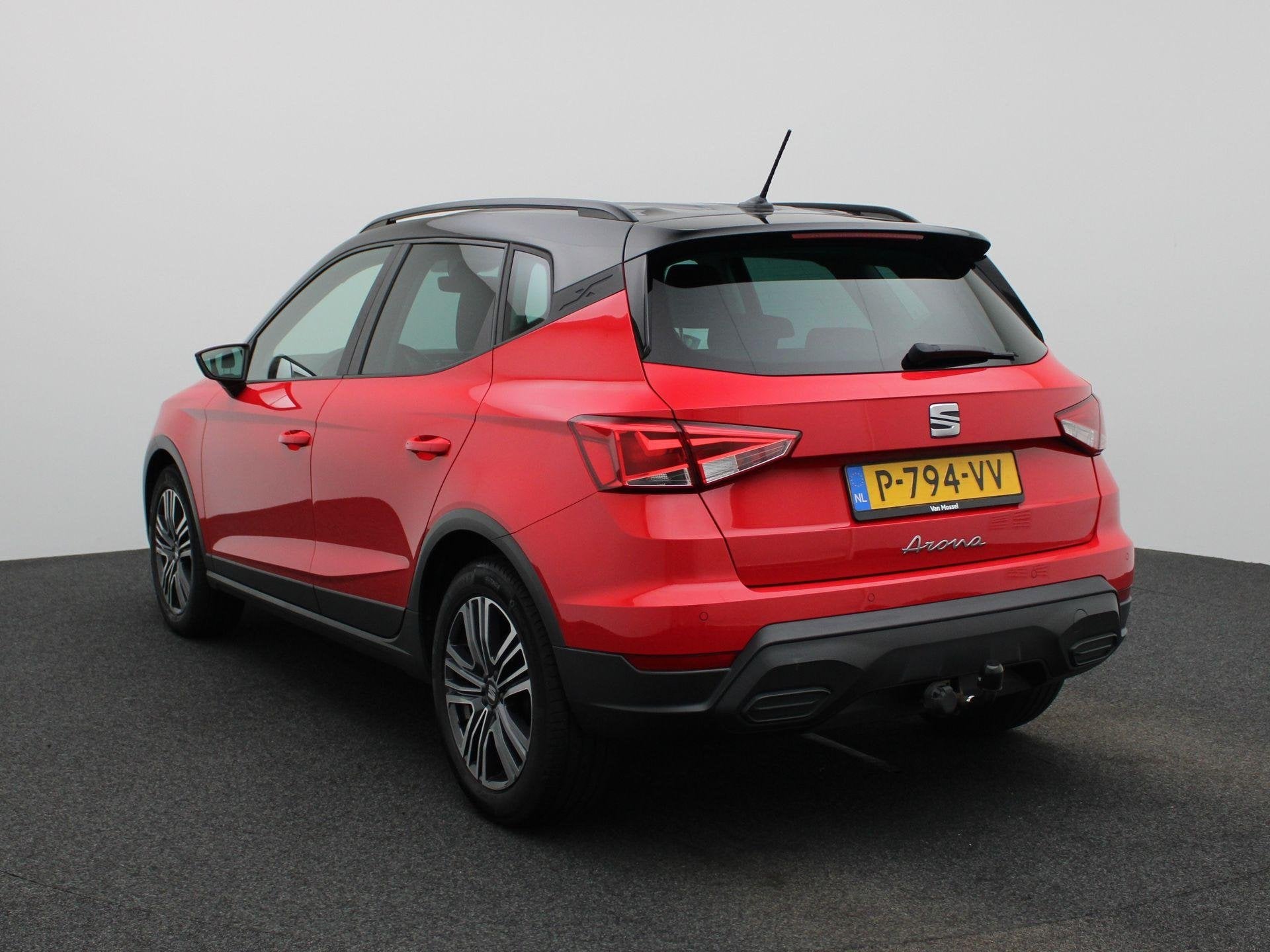 SEAT Arona 1.0 TSI Style Business Intense | Apple Carplay /, Auto's, 12 maanden, Stof, Gebruikt, 49 €/maand