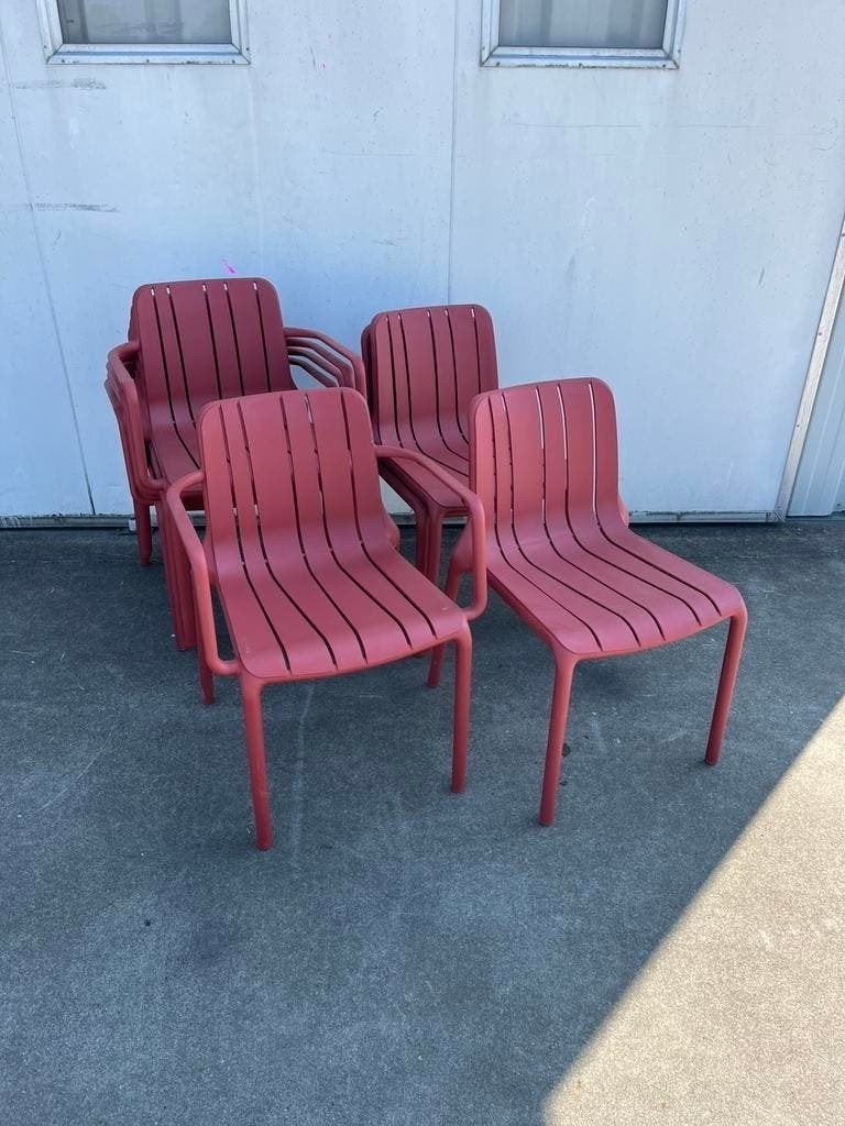 15 stuks Terracotta kunststof Terras stoelen stapelbaar, Ophalen, Zo goed als nieuw