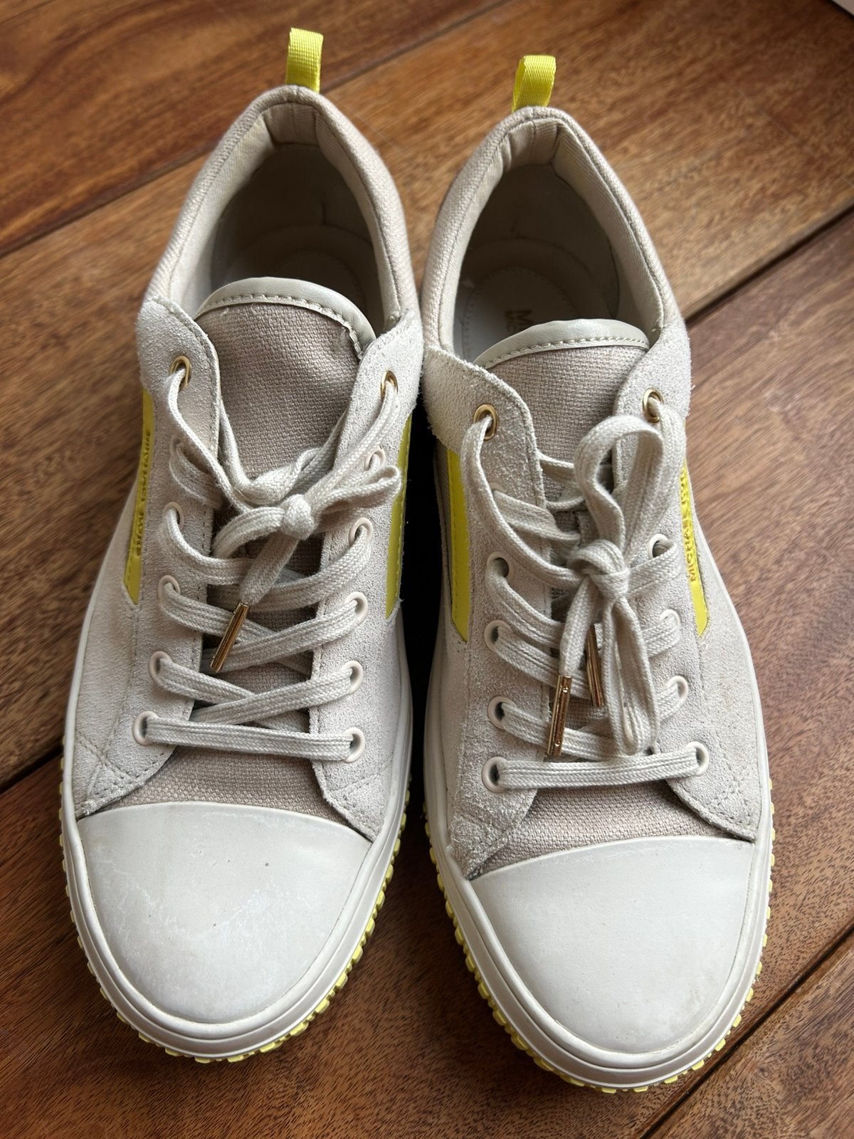 Michael kors maat 40 zandkleur, Kleding | Dames, Schoenen, Ophalen of Verzenden, Zo goed als nieuw, Zwart, Sneakers of Gympen