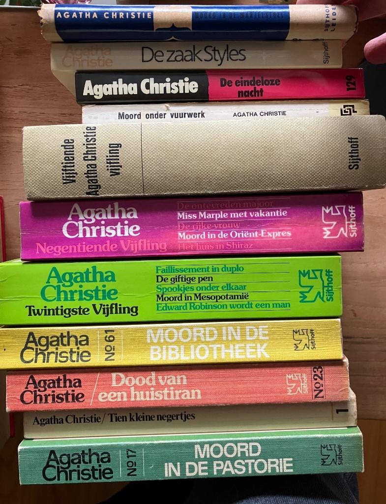 Diverse Agatha Christies, Single story's en vijflingen, Ophalen of Verzenden, Gelezen, Agatha Christie