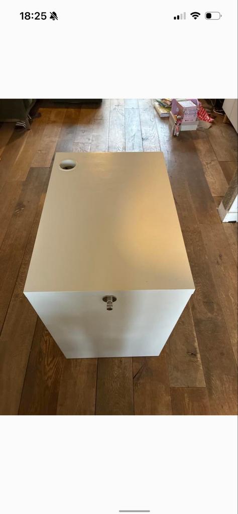 Micke bureau ikea met lade, Ophalen, Gebruikt, Met lades, Spaanplaat of MDF