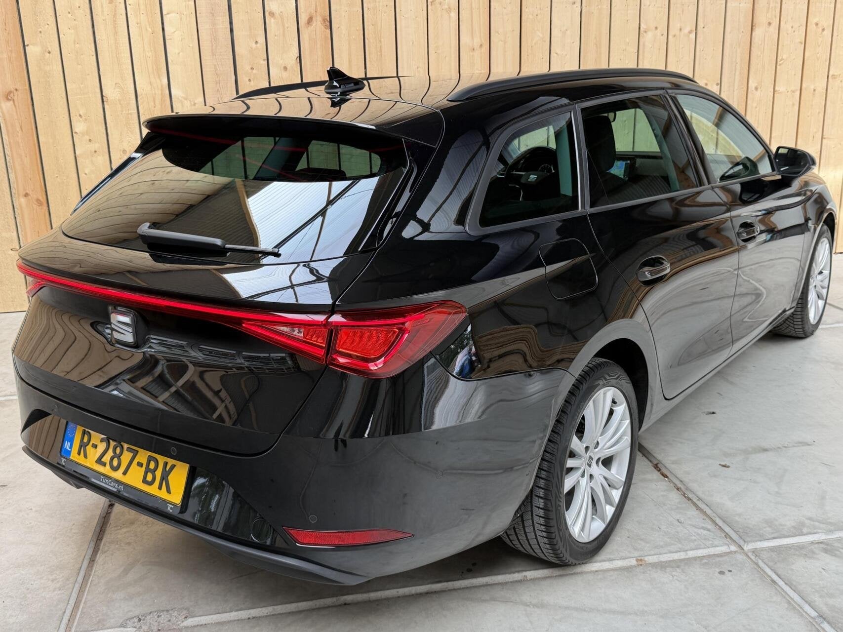 Seat Leon ST 1.0 EcoTSI Style Business Intense Apple CarPlay, Auto's, Voorwielaandrijving, Gebruikt, Euro 6, 1290 kg